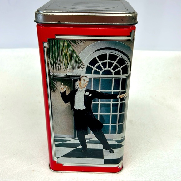 COPY - Retro Christie’s Ritz Biscuits special edition 450 g “1935 -1990” tin - Picture 3 of 12